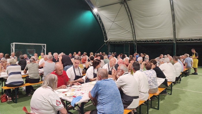 Alba, oltre 120 persone alla “Cena di Primavera” per la Giornata del Donatore di Sangue Alba, oltre 120 persone alla “Cena di Primavera” per la Giornata del Donatore di Sangue