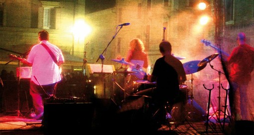 La Festa della Musica prevede un programma in ogni regione. Tutte le info: https://www.festadellamusicaitalia.it/ La Festa della Musica prevede un programma in ogni regione. Tutte le info: https://www.festadellamusicaitalia.it/