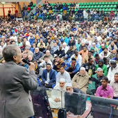 Ramadan, i credenti musulmani al palazzetto dello sport di Cuneo per la festa dell’Eid al-Fitr