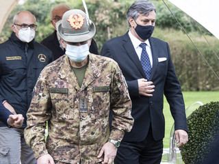 Il generale Figliuolo accolto da Maria Franca Ferrero