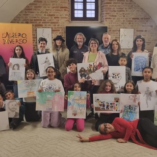 Foto di gruppo per i protagonisti della giornata artistica