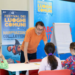 Lo sceneggiatore di Topolino Blasco Pisapia in un incontro con le scuole nelle scorse edizioni Lo sceneggiatore di Topolino Blasco Pisapia in un incontro con le scuole nelle scorse edizioni