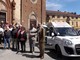 Saluzzo, la consegna delle chiavi al sindaco Calderoni, del Fiat Doblò della Free Mobility per il trasporto di anziani e disabili