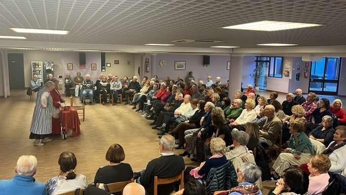 Festa di Natale della Terza Età: una giornata di comunità e tradizione per gli anziani albesi Festa di Natale della Terza Età: una giornata di comunità e tradizione per gli anziani albesi