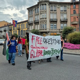 Cuneo, presidio per la pace in piazza Europa