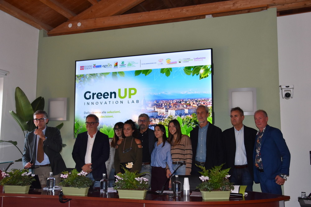 Foto di gruppo nella sede Agrion di Manta per la presentazione del GreenUP Innovation Lab Foto di gruppo nella sede Agrion di Manta per la presentazione del GreenUP Innovation Lab