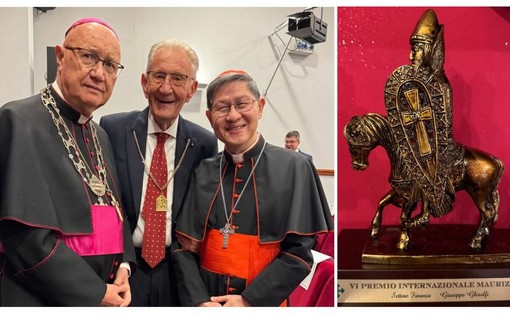 : Beppe Ghisolfi premiato dal Presidente dell'Accademia, Duca Fabrizio Mechi di Pontassieve, e dal Vicepresidente della medesima, Michele Polini : Beppe Ghisolfi premiato dal Presidente dell'Accademia, Duca Fabrizio Mechi di Pontassieve, e dal Vicepresidente della medesima, Michele Polini