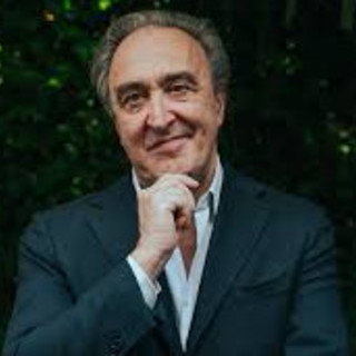 Gianni Vernetti, editorialista e scrittore