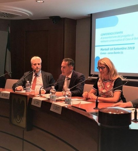 Mauro Gola (al centro) con Federico Borgna e Giuliana Cirio Mauro Gola (al centro) con Federico Borgna e Giuliana Cirio