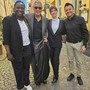 George Clooney con il personale dell'Hotel Lovera Palace
