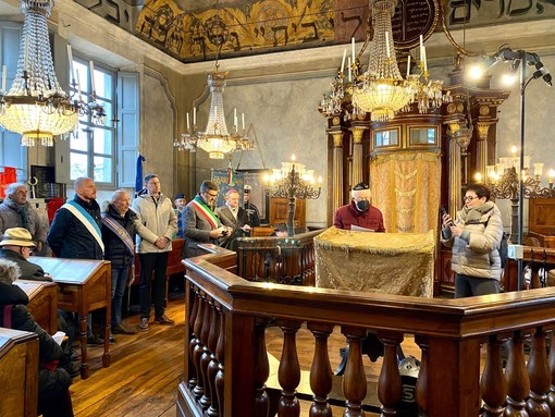 Saluzzo, momenti della commemorazione nella Sinagoga