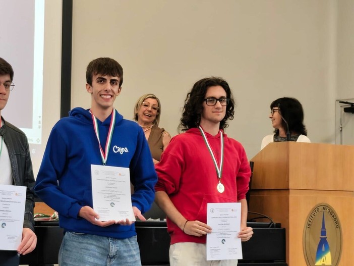 Gabriele Piazzo, studente del “Cigna”, tra i migliori d’Italia in Biologia Gabriele Piazzo, studente del “Cigna”, tra i migliori d’Italia in Biologia
