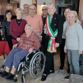 Cento di questi anni per la signora Giovanna “Maria” Muggianu Cento di questi anni per la signora Giovanna “Maria” Muggianu