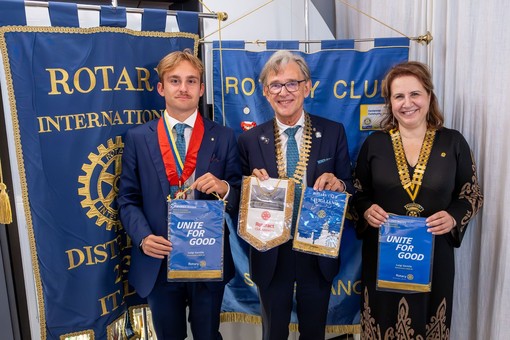 Nella foto il governatore Luigi Gentile (al centro ), la presidente del Rotary Club Savigliano Paola De Rosi (a destra)  e il presidente del Rotaract Monviso Roberto Dafarra  (a sinistra)