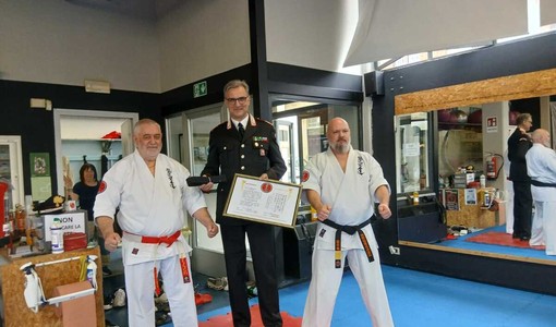 Saluzzo, il conferimento del titolo di cintura nera n. 1 di Karate honoris causa al luogotenente Fabrizio Giordano Saluzzo, il conferimento del titolo di cintura nera n. 1 di Karate honoris causa al luogotenente Fabrizio Giordano