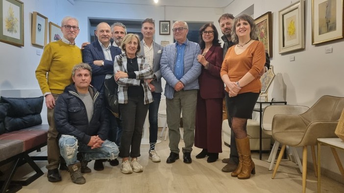 Giorgio Proglio con gli amici del Caffè letterario di Albedo