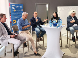 Nelle foto alcuni momenti dell'incontro tenuto nel salone della Parrocchia del Sacro Cuore di Gesù a Cuneo