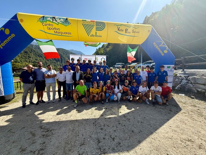Gruppo AOC con l'assessore Bongioanni durante i Campionati Italiani Estivi Gruppo AOC con l'assessore Bongioanni durante i Campionati Italiani Estivi