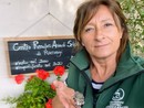 Gabriella Vaschetti del Cras di Racconigi con in mano un esemplare di piccolo cardellino Gabriella Vaschetti del Cras di Racconigi con in mano un esemplare di piccolo cardellino