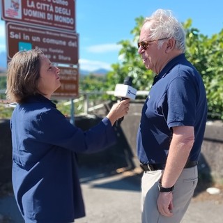 Il presidente Danilo Paparelli intervistato dalla giornalista Rai Cristina Petrucci Il presidente Danilo Paparelli intervistato dalla giornalista Rai Cristina Petrucci