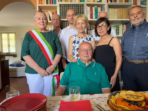 Cuneo festeggia l’unico residente uomo che ha raggiunto i cent’anni nel 2026 Cuneo festeggia l’unico residente uomo che ha raggiunto i cent’anni nel 2026
