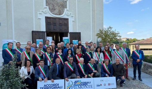 Firmati gli accordi per i fondi di sviluppo e coesione Firmati gli accordi per i fondi di sviluppo e coesione