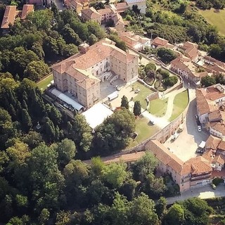 La veduta dall'alto del Castello di Govone, immagine di repertorio