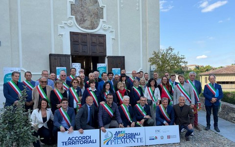 Firmati gli accordi per i fondi di sviluppo e coesione