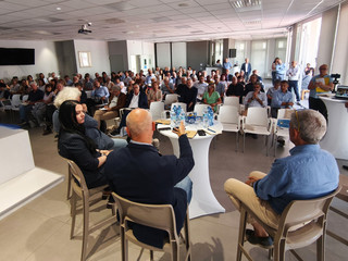 Nelle foto alcuni momenti dell'incontro tenuto nel salone della Parrocchia del Sacro Cuore di Gesù a Cuneo