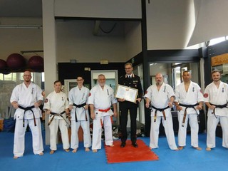 Saluzzo, consegna del conferimento della cintura nera n. 1 di Karate Honoris causa al Luogotenente Fabrizio Giordano