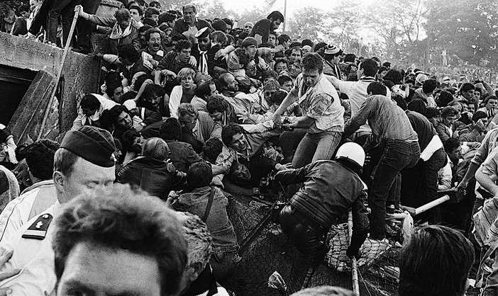 I disordini scoppiati allo stadio Heysel di Bruxelles I disordini scoppiati allo stadio Heysel di Bruxelles