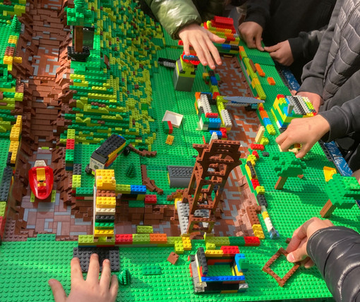 Dal Lego al territorio: i ragazzi di Sanfrè sperimentano la città del futuro