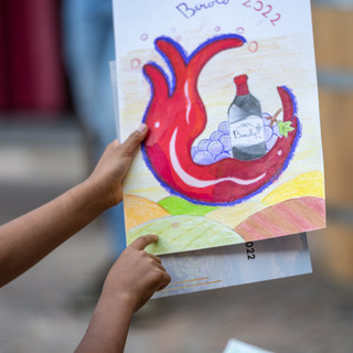 Il Barolo visto con gli occhi dei bambini: in mostra le etichette della classe quinta Il Barolo visto con gli occhi dei bambini: in mostra le etichette della classe quinta