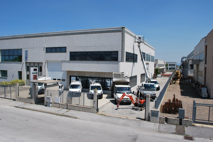 La ISCOBE impianti elettrici ricerca personale La ISCOBE impianti elettrici ricerca personale