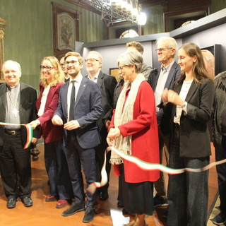 Il taglio del nastro Il taglio del nastro