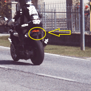 Sulla "Pedaggera" con targa contraffatta per sfuggire ai velox a bordo di potenti "due ruote"