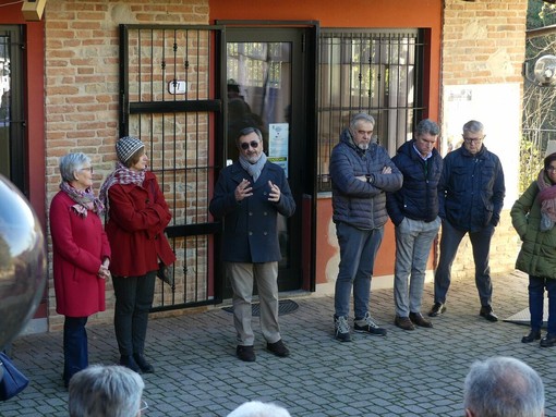 L'inaugurazione del nuovo spazio pubblico per la comunità, in piazza Destefanis. L'inaugurazione del nuovo spazio pubblico per la comunità, in piazza Destefanis.