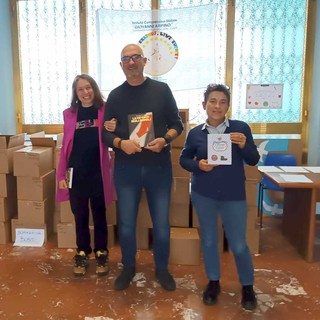 Un libro in regalo a ogni alunni dell'istituto Arpino di Sommariva del Bosco Un libro in regalo a ogni alunni dell'istituto Arpino di Sommariva del Bosco