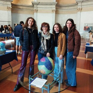 L'opera “Prezioso magnetismo” delle studentesse dell'Arimondi Eula premiata al concorso &quot;Art e Scince&quot; a Torino