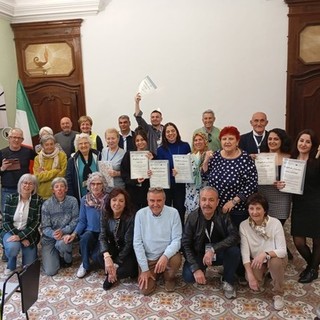 Il direttivo con alcuni studenti dell'Erasmus