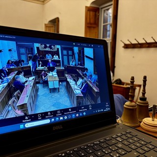 Il Consiglio comunale di Saluzzo approva all’unanimità quattro ordini del giorno su Rsa, trasporto pubblico, 118 e rotonda al bivio per Cardè