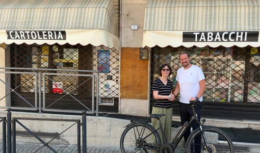 Il sindaco di Lagnasco Roberto Dalmazzo con Emanuela Alladio Il sindaco di Lagnasco Roberto Dalmazzo con Emanuela Alladio