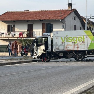 Violento scontro nel pomeriggio tra un'auto e un furgone a San Chiaffredo di Busca