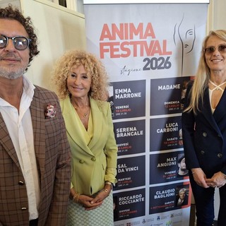 Ivan e Natascia Chiarlo insieme con la sindaca Ivana Casale Ivan e Natascia Chiarlo insieme con la sindaca Ivana Casale