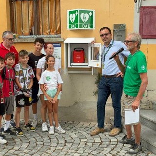 Alba: inaugurato il nuovo defibrillatore a Scaparoni in occasione della terza edizione di Scaparoni Adventure Alba: inaugurato il nuovo defibrillatore a Scaparoni in occasione della terza edizione di Scaparoni Adventure
