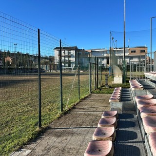 Nuova vita per l'impianto sportivo di corso Piave ad Alba: sopralluogo al cantiere da 400mila euro