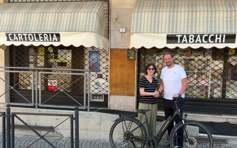 Il sindaco di Lagnasco Roberto Dalmazzo con  Emanuela Alladio