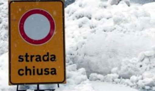 Pericolo valanghe: a Canosio chiuso anche al traffico pedonale il tratto a monte dell’abitato fino al Preit