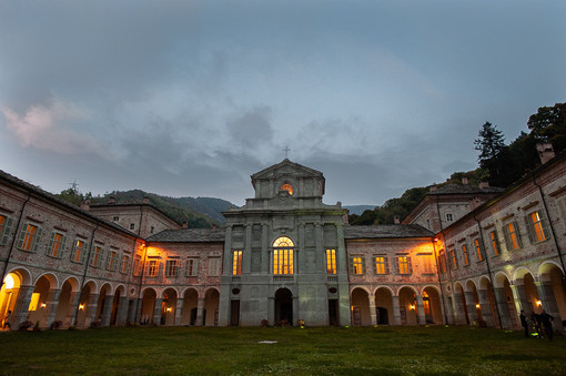 Al Castello di Casotto “Estate in Musica 2026”: grandi note d’artista tra Liguria e Piemonte Al Castello di Casotto “Estate in Musica 2026”: grandi note d’artista tra Liguria e Piemonte