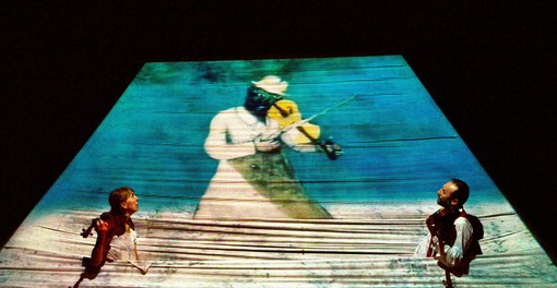 Un momento dallo spettacolo "Anima blu" Un momento dallo spettacolo "Anima blu"